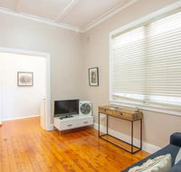 Cosy Apartment Walking Distance to Manly Beach - New Castle Holiday