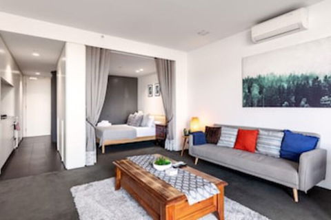 Spacious 1BD 50m From Chapel Street - New Castle Holiday 0