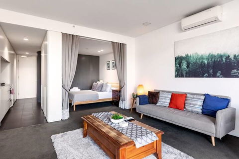 Spacious 1BD 50m From Chapel Street - New Castle Holiday 5