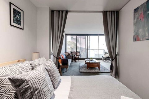Spacious 1BD 50m From Chapel Street - New Castle Holiday 1