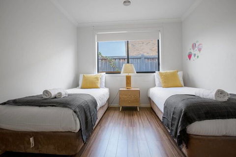 Lightful Charming House With Free Parking - New Castle Holiday 7