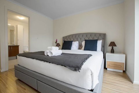 Lightful Charming House With Free Parking - New Castle Holiday 5