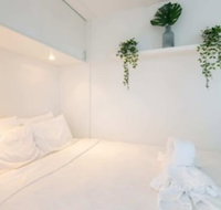 Bright 1 Bedroom Studio With Amazing City Views - New Castle Holiday