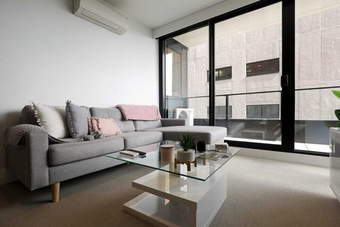 Fantastic 2BD Apt In Melbournes Southbank! - New Castle Holiday 1