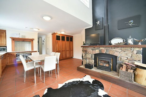 Inala 3 - New Castle Holiday 2