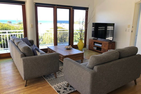 Notre Reve - 2/4 Brolga Place - New Castle Holiday 5