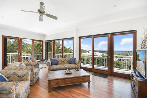 Notre Reve - 2/4 Brolga Place - New Castle Holiday 6