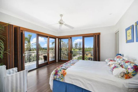 Notre Reve - 2/4 Brolga Place - New Castle Holiday 0