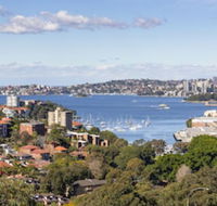 2 Bdrm North Sydney with harbour views - New Castle Holiday