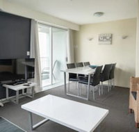 Comfortable 2 Bedroom Apartment With River Views - New Castle Holiday