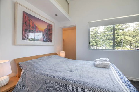 Peaceful 1 Bedroom Apartment With Parking - New Castle Holiday 6