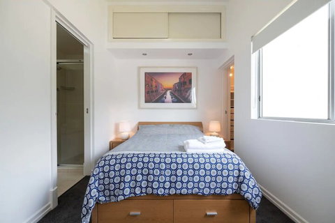 Peaceful 1 Bedroom Apartment With Parking - New Castle Holiday 5