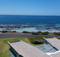 Boathouse nearly in the water  wonderful views - New Castle Holiday