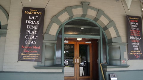 Madden's Commercial Hotel - New Castle Holiday 3