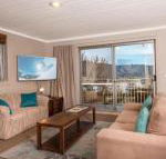 Erulisse Spacious townhouse with magical lake views - New Castle Holiday
