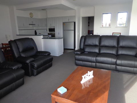 The Beach Villa Bunbury - New Castle Holiday 6