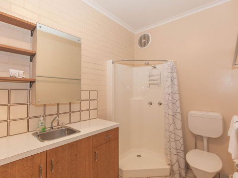 The Lakefront 69 Townsend Street - New Castle Holiday 5