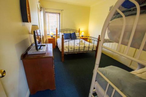 A Mariners Place BEST Location In Town! - New Castle Holiday 1
