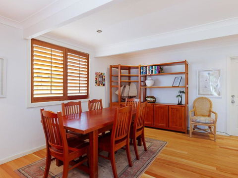 Beauty & The Beach 88 Foreshore Drive Large Home With WIFI & Water Views - New Castle Holiday 5