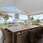 Beauty & The Beach 88 Foreshore Drive Large Home With WIFI & Water Views - New Castle Holiday 0