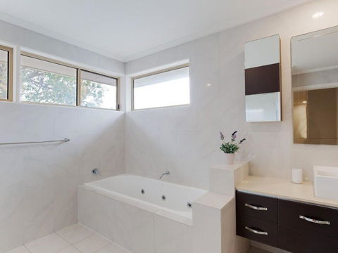25 Christmas Bush Avenue Aircon Pet Friendly Small Boat Parking & WIFI - New Castle Holiday 5