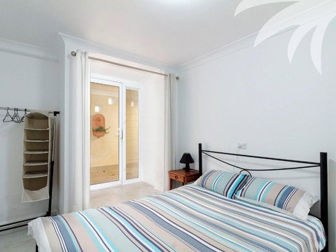 Picture Perfect Lizzie Palms 2 - New Castle Holiday 3