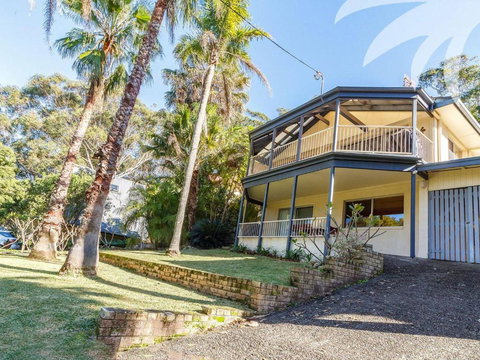 Picture Perfect Lizzie Palms 2 - New Castle Holiday 1