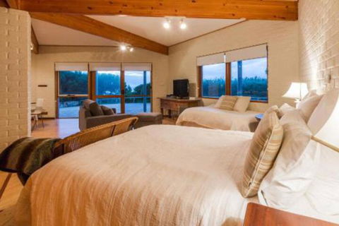 Yallingups Best Located Beach House - New Castle Holiday 7