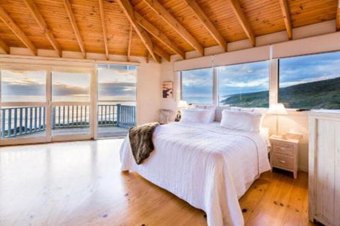 Yallingups Best Located Beach House - New Castle Holiday 5