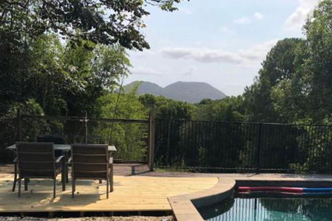 Eumundi Stay ( & Double Person Spa Bath) - New Castle Holiday 3