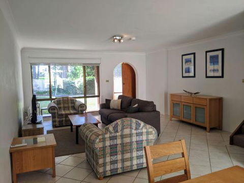 DAVIES STREET 3 / 14 MOLLYMOOK - New Castle Holiday 4