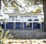 Happy Tides Beachfront Holiday Home - New Castle Holiday