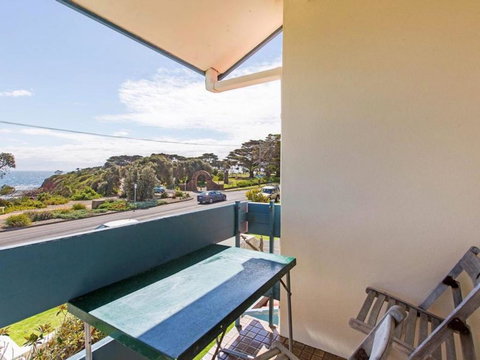 SEAVIEWS MORNINGTON.... - New Castle Holiday 5
