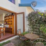 SEAVIEWS MORNINGTON.... - New Castle Holiday 0