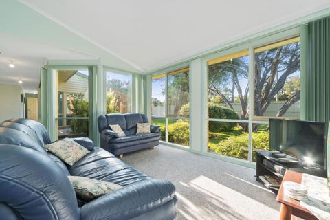 Bay Beach Beauty - New Castle Holiday 1