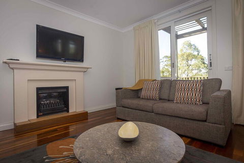 Villa Boronia - New Castle Holiday 7