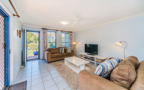 Beachside 2 - New Castle Holiday 4