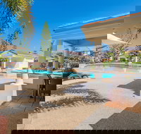 Beachside 2 - New Castle Holiday