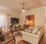 Ambrose on Byng Central Location w / 2 Bathroom - New Castle Holiday