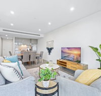 HomeHotel Luxury Apt with Shopping Mall Downstairs - New Castle Holiday