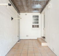 Charming Centrally Located 2 Bedroom Accommodation - New Castle Holiday