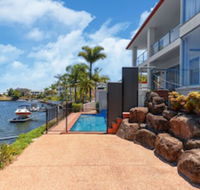 Mermaid Beach House - New Castle Holiday