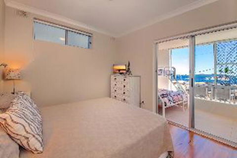 3 Bedroom Apartment Bayview Towers Unit 1 - New Castle Holiday 4
