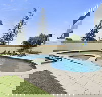 Zenith - Q Stay - New Castle Holiday