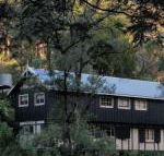 Walhalla Coach House - New Castle Holiday