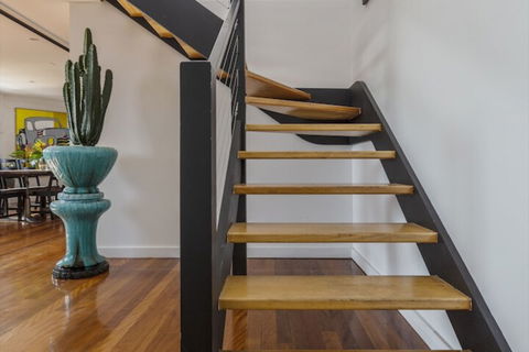 Fabulous Fitzroy Converted Warehouse - New Castle Holiday 4