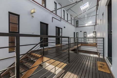 Fabulous Fitzroy Converted Warehouse - New Castle Holiday 7