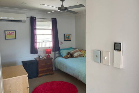 3 Bedroom Character Home Near CBD - New Castle Holiday 6