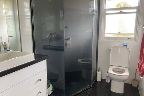 3 Bedroom Character Home Near CBD - New Castle Holiday 5