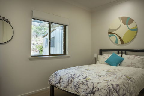 131 Your Vineyard Home In The Heart Of The Vale - New Castle Holiday 3